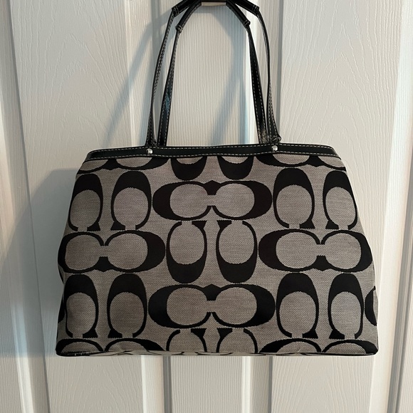 Authentic Coach Handbag - Picture 3 of 9